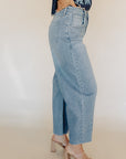 Light Barrel With Seams Jean